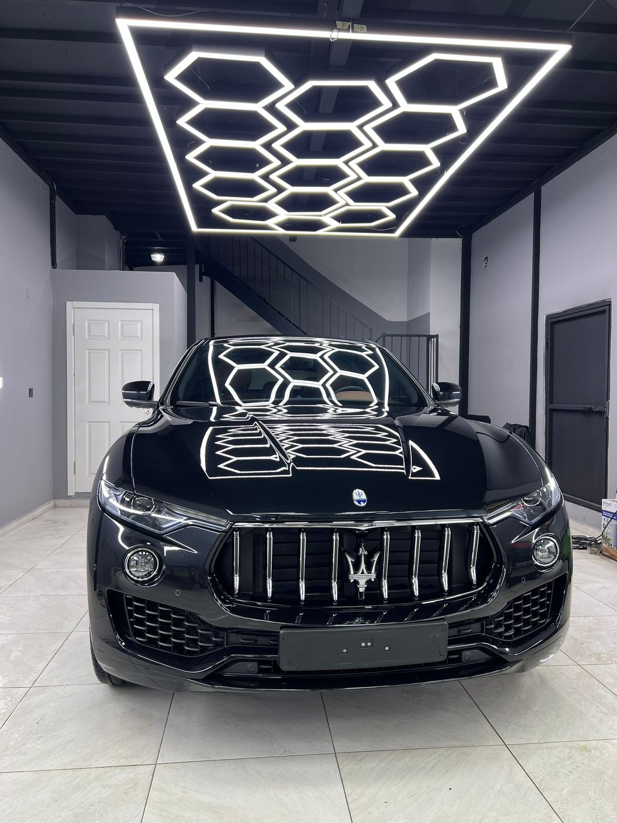 Çanakkale Imperium Autoshield atölyesinde koruma uygulanmış siyah lüks SUV